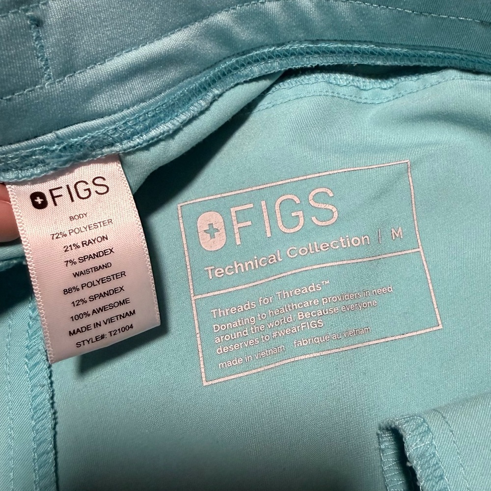 FIGS Neon Blue Kade Cargo Scrub Pants Size Medium - Picture 3 of 4